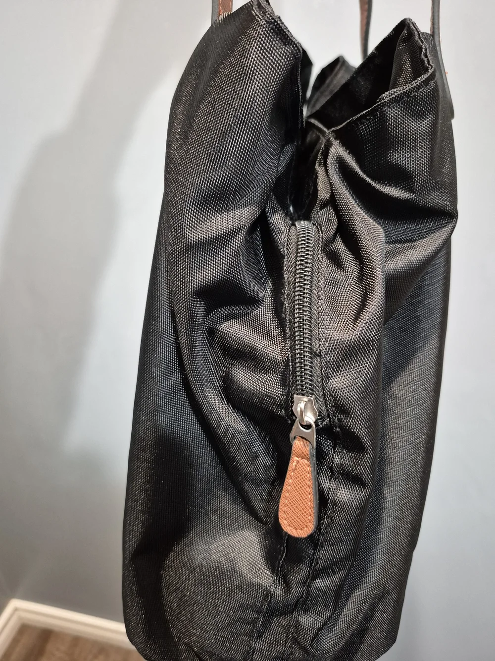 Roots Nylon Water Resistant Black Tote Bag Brown Leather Straps 3 Compartments - Picture 8 of 17